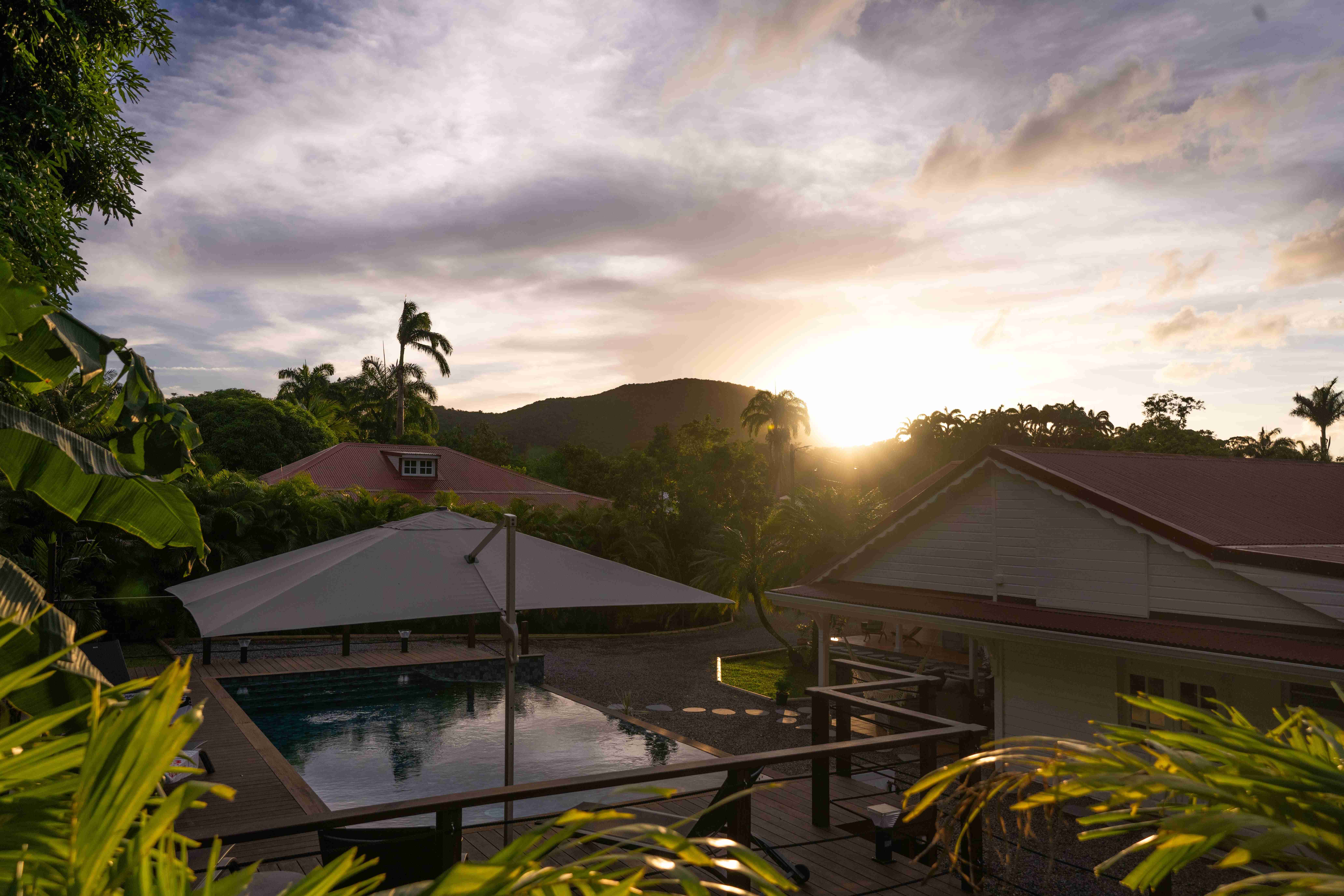 Lever de soleil sur le domaine des Villas Grande Anse